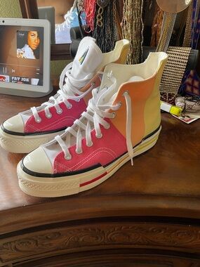 Converse unisex. Flash $75